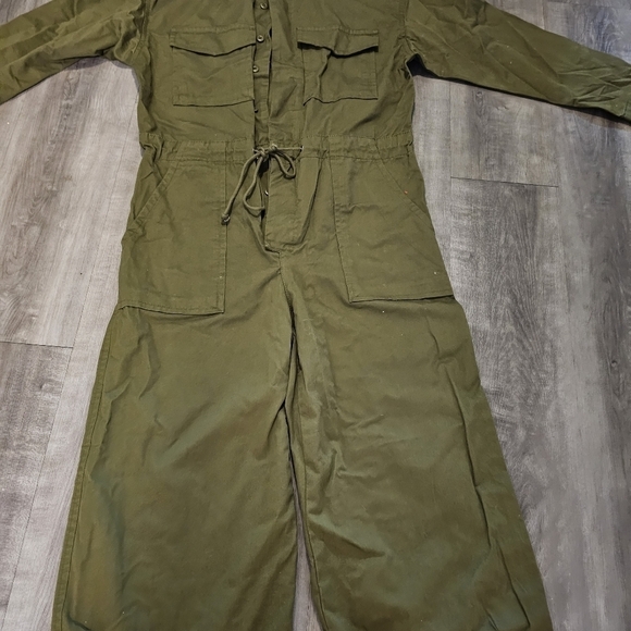 Levi’s Women NWT Medium Olive Green Jumpsuit - Picture 3 of 14